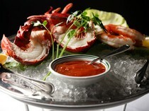 Wolfgang's Steakhouse Fukuoka_Seafood Platter - An assortment of lobster, shrimp, and crab meat (for 2 people)